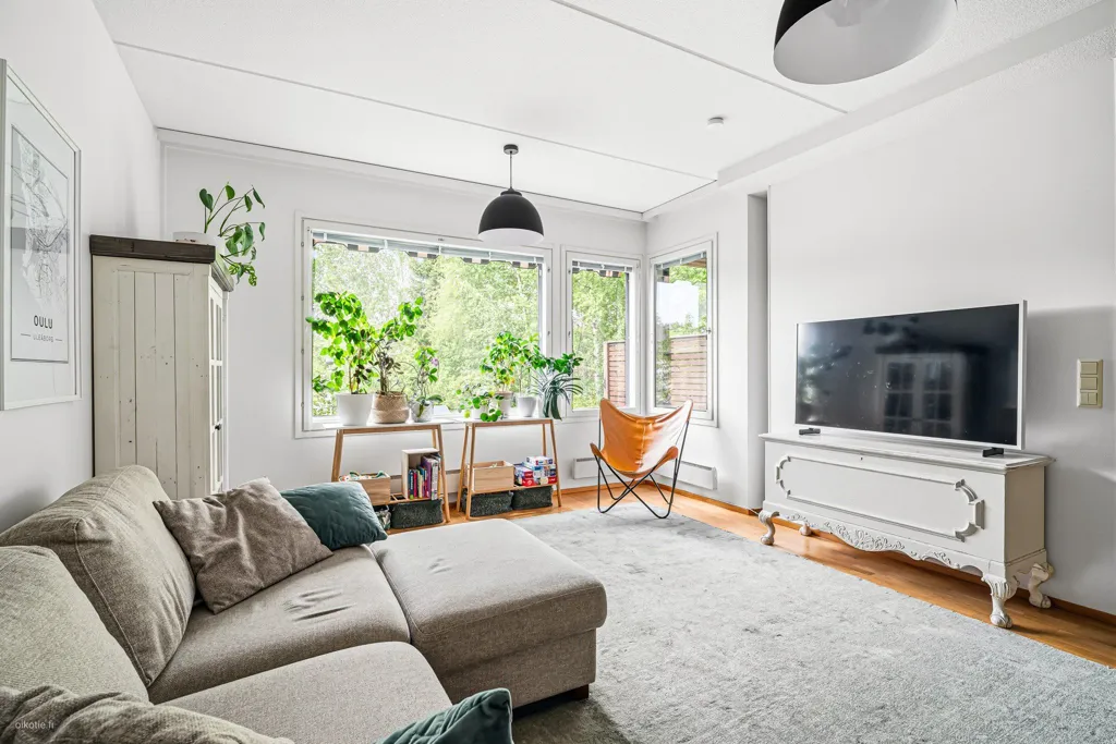 Elutuba - Spacious Corner Flat with Balcony in Kerava