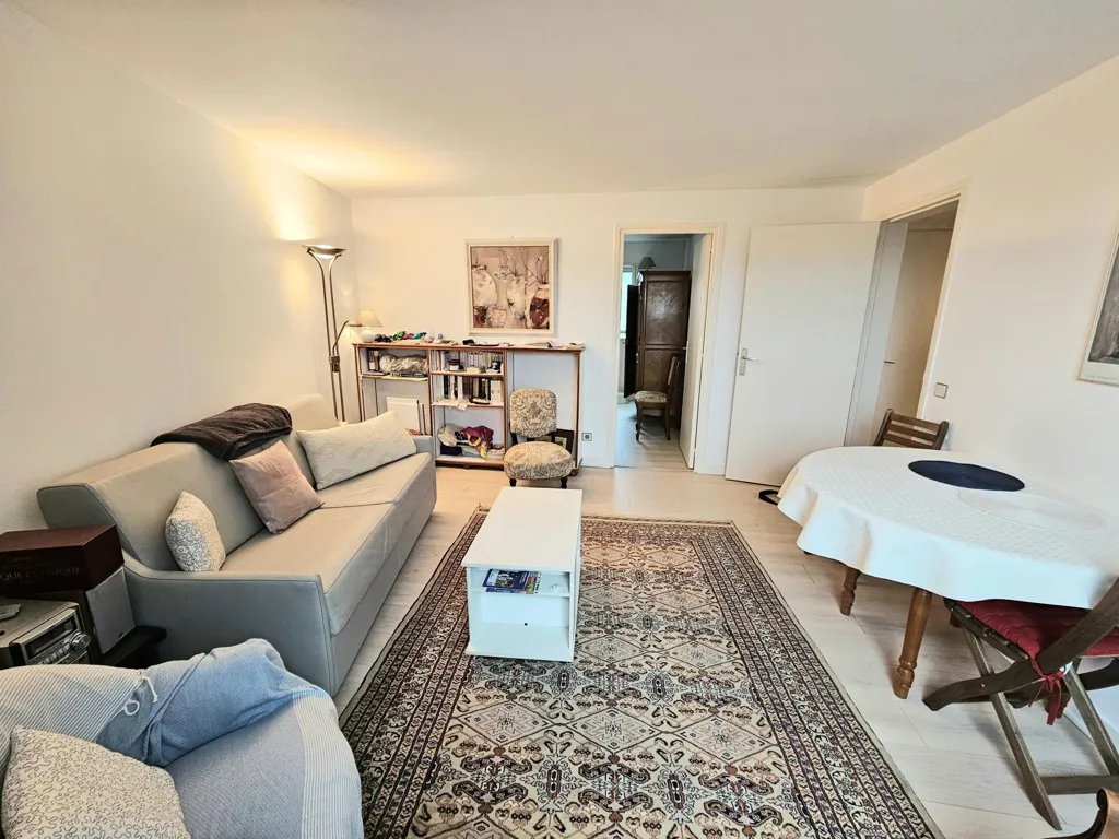 Elutuba - Flat with Sea View on Top Floor in Trouville