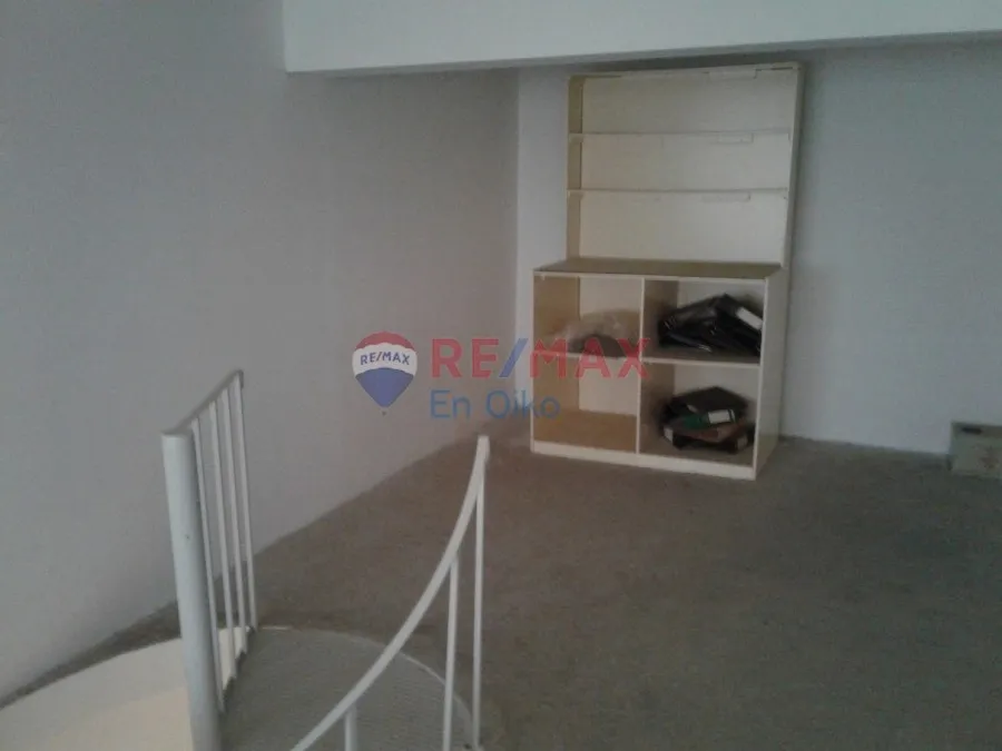 Stanze - Office Space with Marble Floors in Marousi