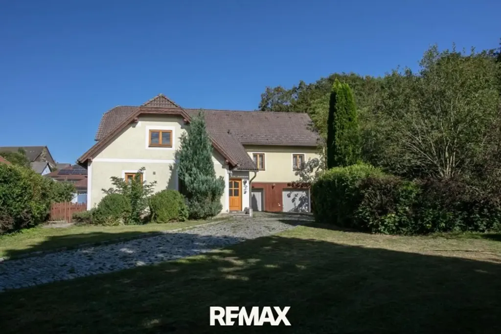 Välivaade - Spacious House with Workshop in Kautzen