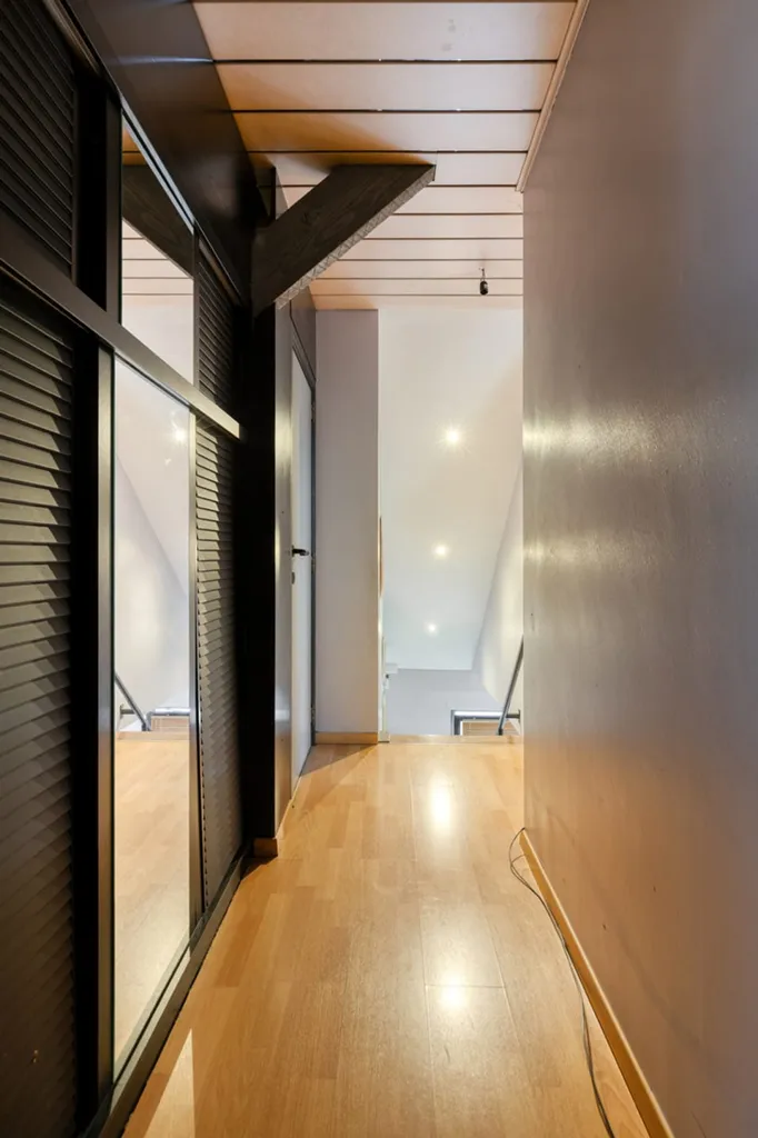hallway_entrance