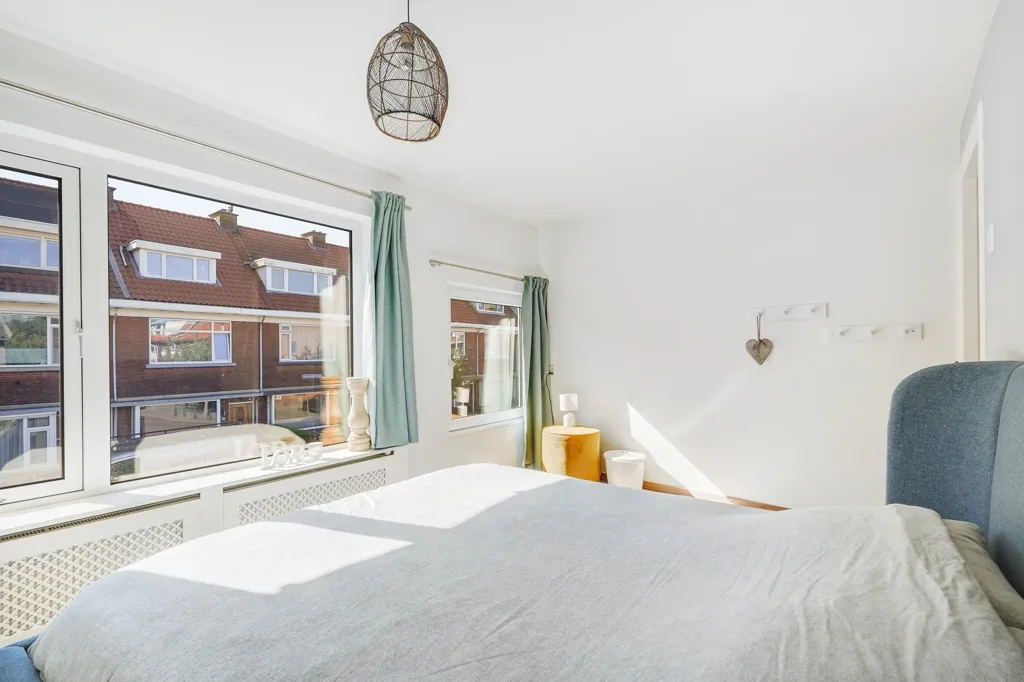 Magamistoad - Light-Filled Corner House in Den Haag