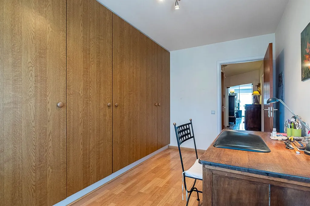 Office - 2-Bedroom Apartment with Terrace in Antwerp