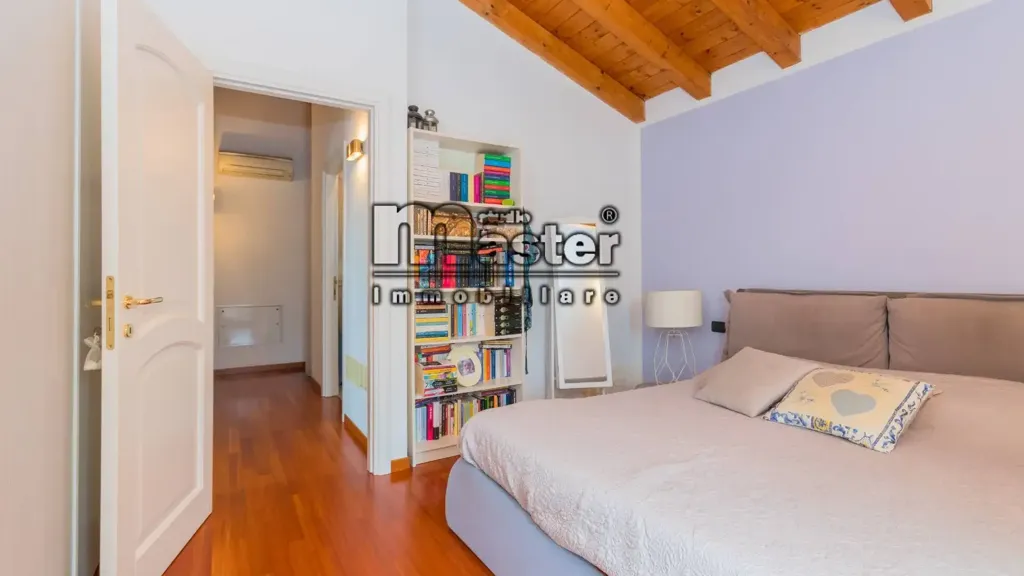 Chambres - Attico with South-Facing Terrace in Treviso