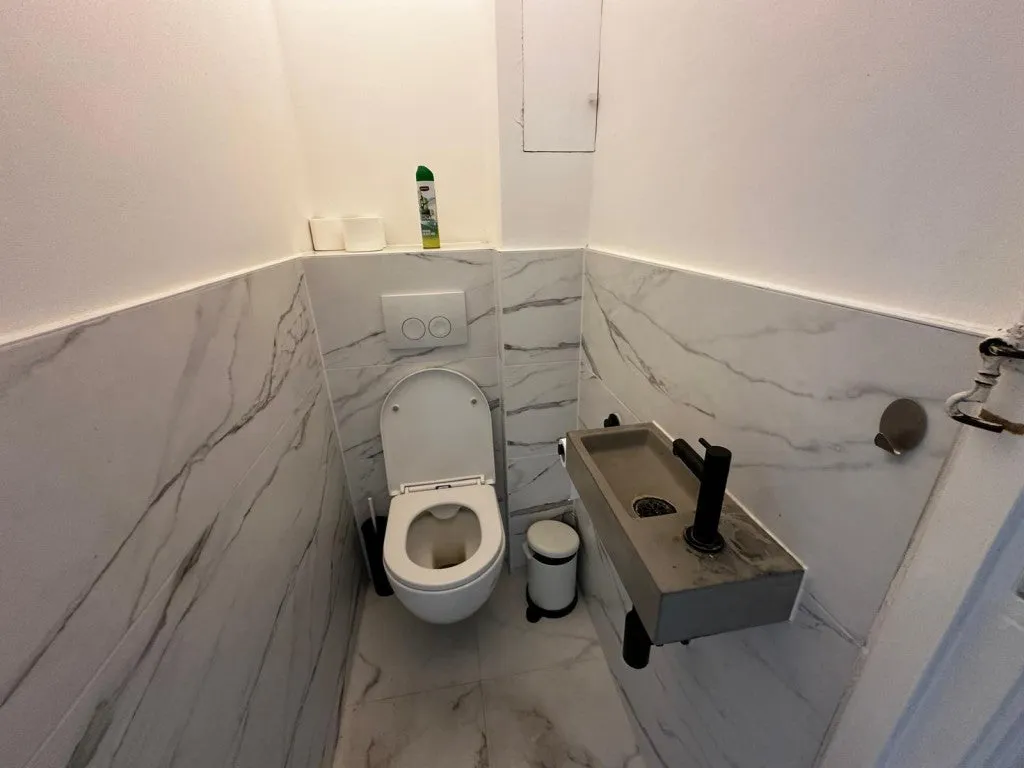 Vannitoad - Furnished Apartment with Balcony in Rotterdam Centre