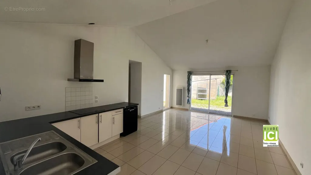Cucina - Contemporary Flat with Garden in La Chapelle Basse Mer