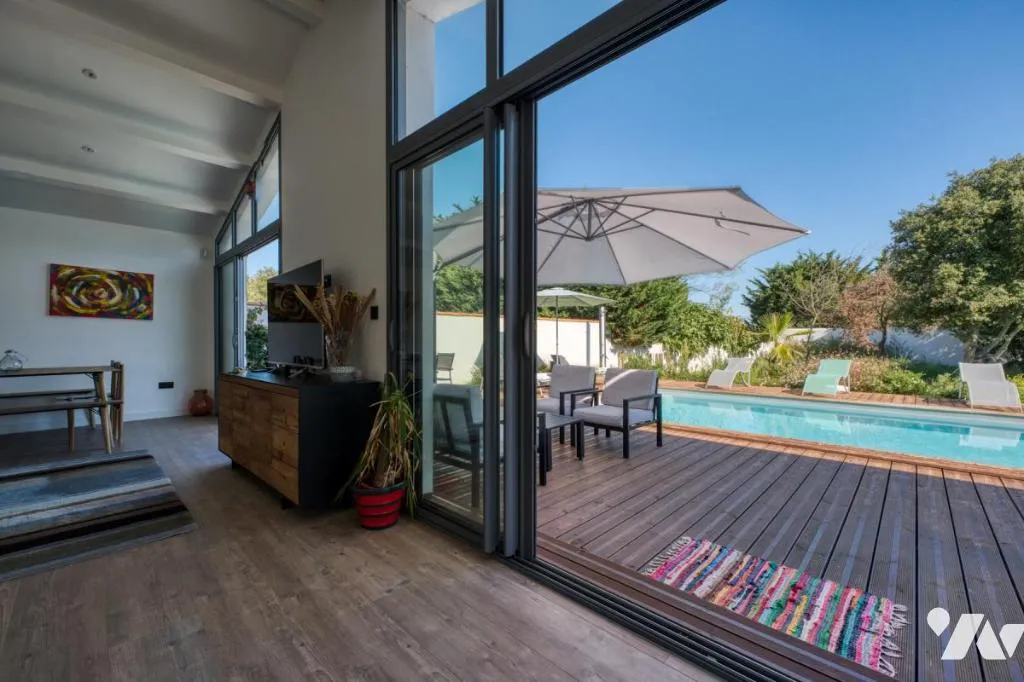 Bassein - Architectural House with Pool in Couarde-sur-Mer