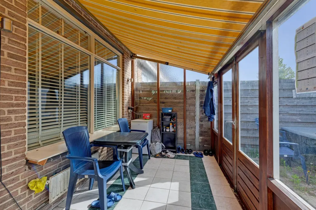 Terrasse - Three-Storey House with Garden in Waddinxveen