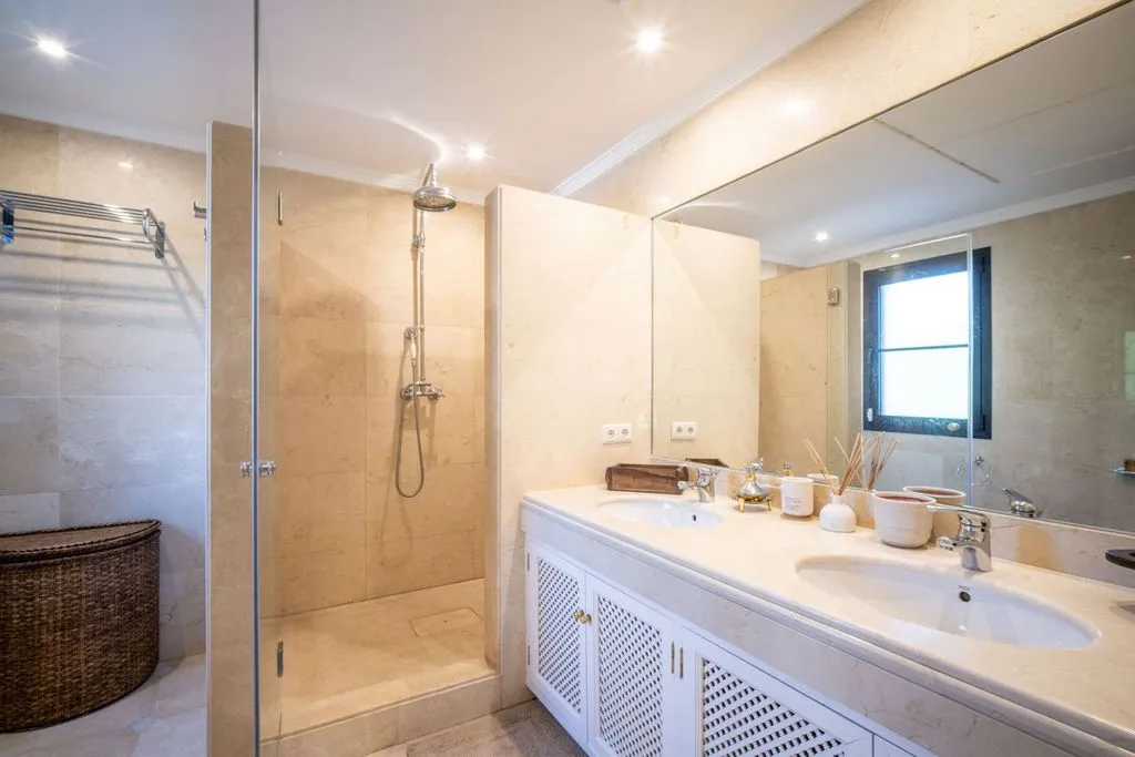 Vannitoad - Luxury Detached House with Pool in La Quinta, Marbella
