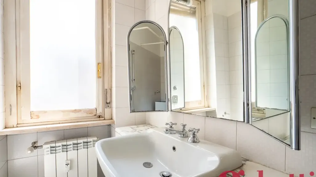 Salles de bain - Triplex with Balconies in Lambrate, Milan
