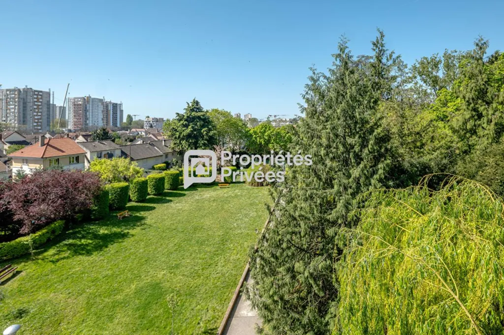 Jardin - Appartement 3 Pièces avec Balcon à Villejuif