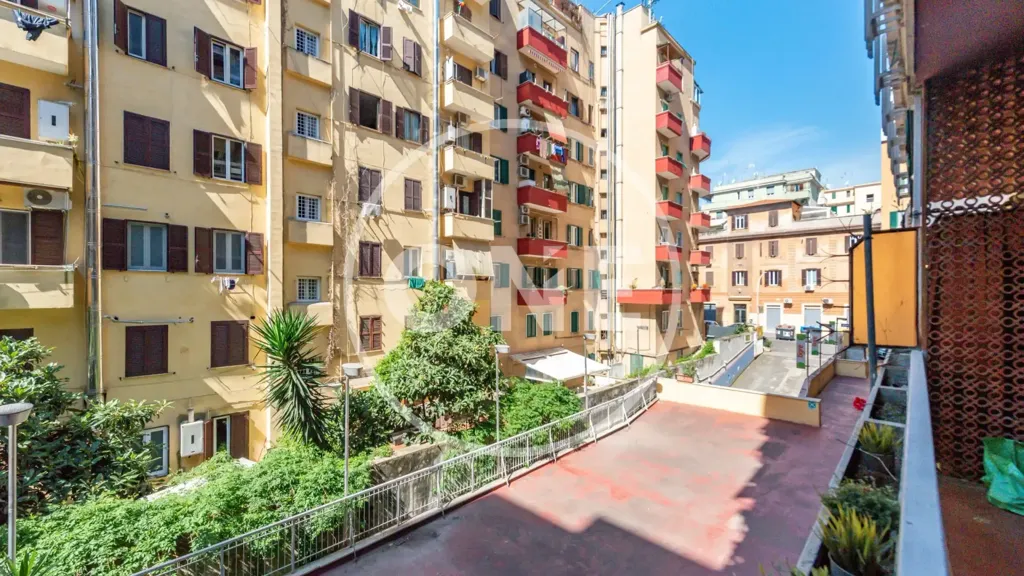 Balcony - Ristruttured Apartment with Large Terrace in Rome