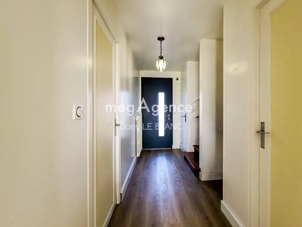 hallway_entrance