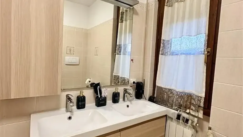 Salles de bain - Terraced Apartment with Private Garden in Montevarchi