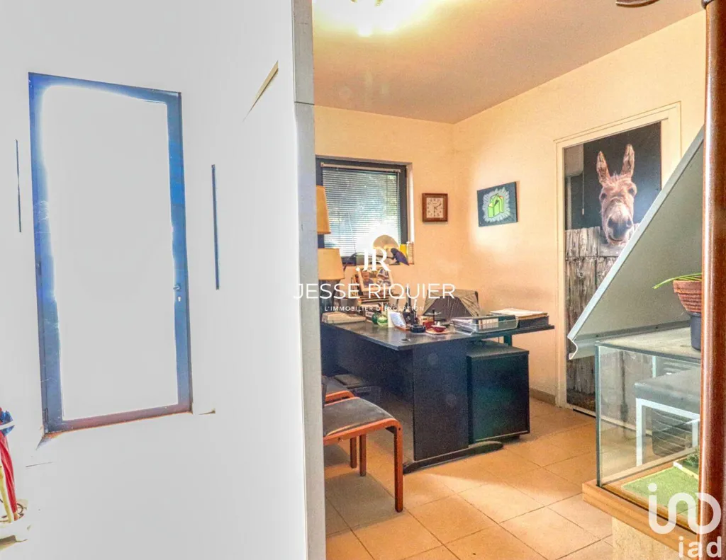 Bureau - Local d'Activité avec Hauteur sous Plafond à Andilly