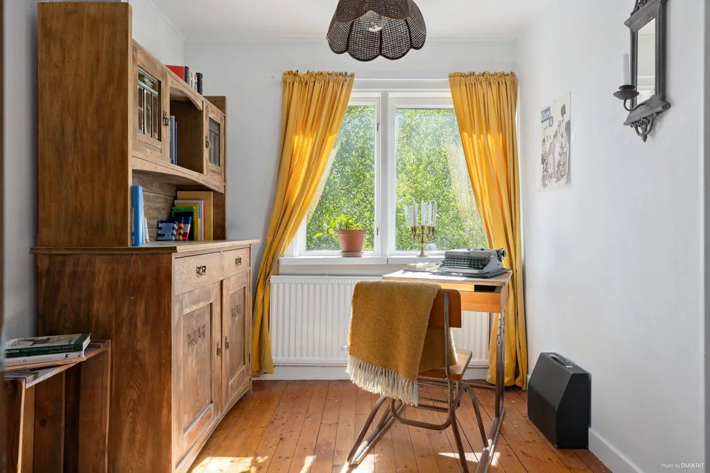 Kabinet - House with Garden in Åsljunga