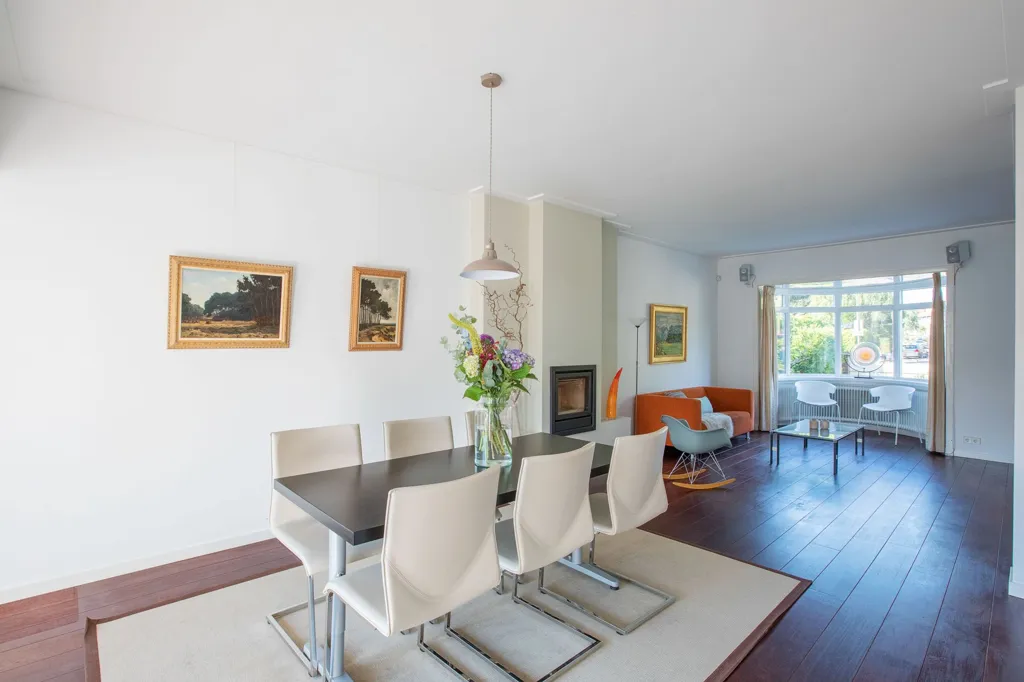 Söögituba - Semi-detached House with Office Space in Arnhem