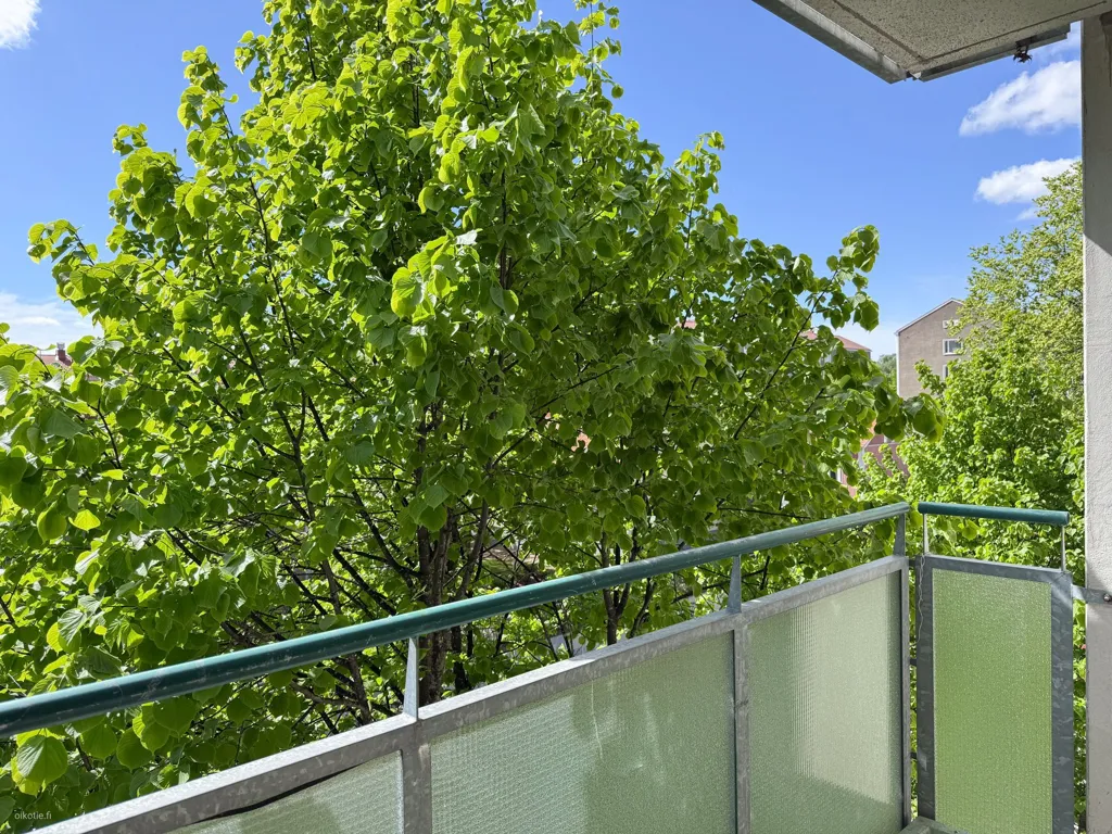 Balcon - Bright Studio with Balcony in Martti, Turku