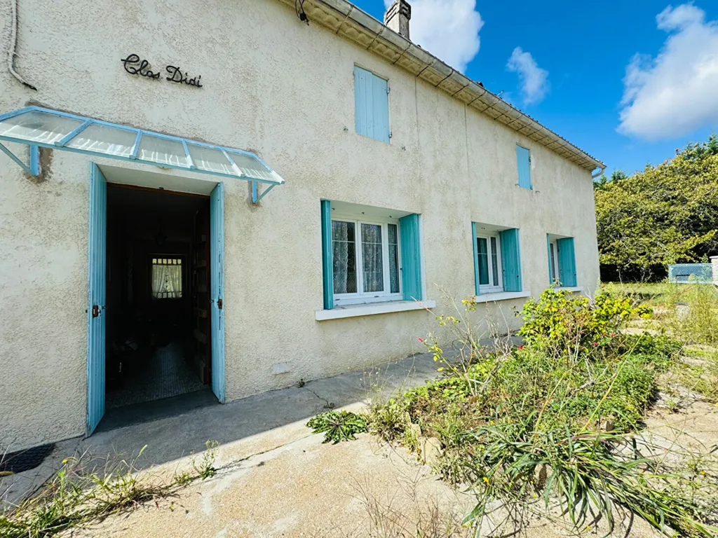 Extérieur - Maison de Caractère avec Dépendances à Saint-Romain-de-Benet
