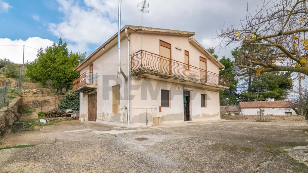 Välivaade - Bifamiliar Villa with Garden in Piazza Armerina