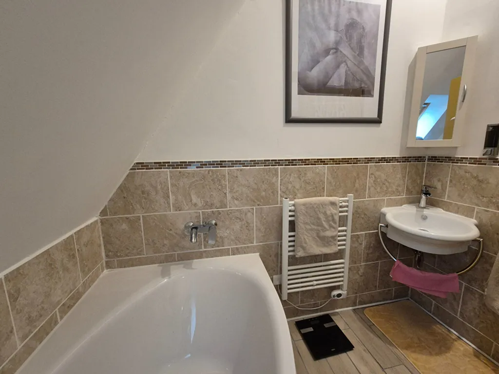 Salles de bain - Maison 2 Chambres avec Garage au Bord de la Dordogne à Beaulieu-sur-Dordogne