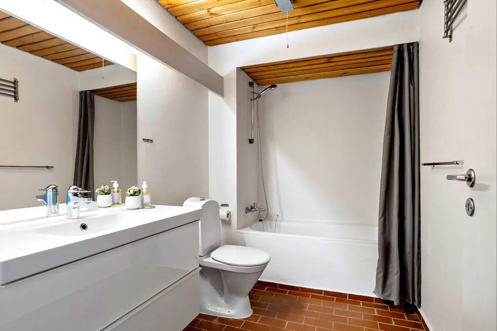 Salles de bain - Maison 4 pièces à Løkken
