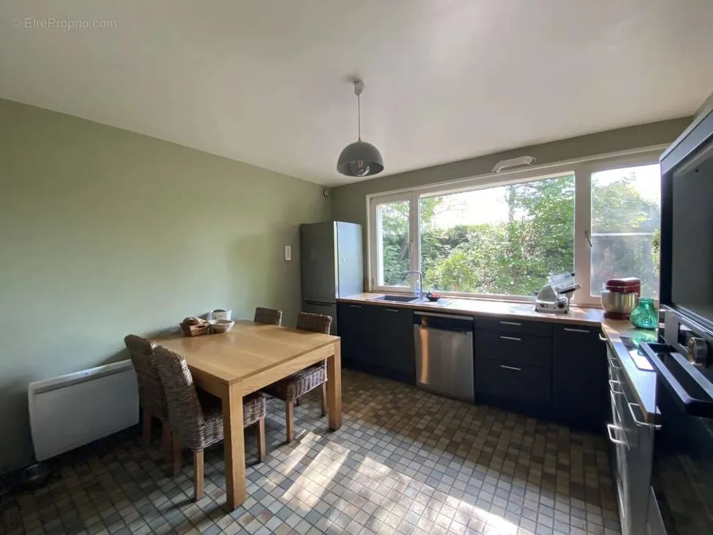 Köök - Architectural House with Garden in Normandy