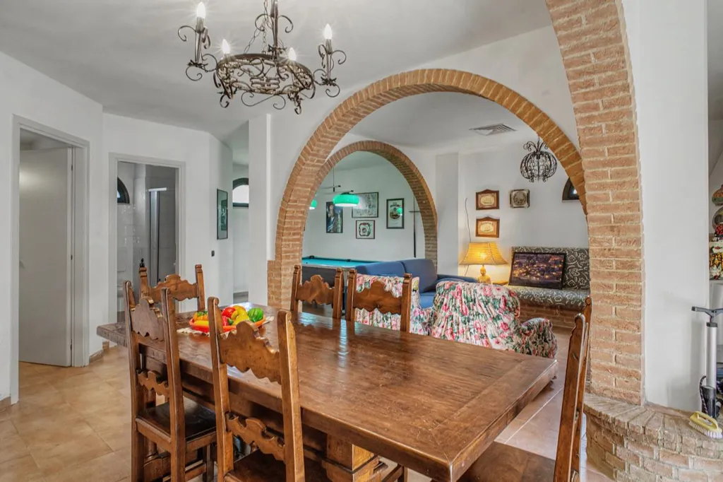 Salle à manger - Villa with Balcony in Bernalda Centre