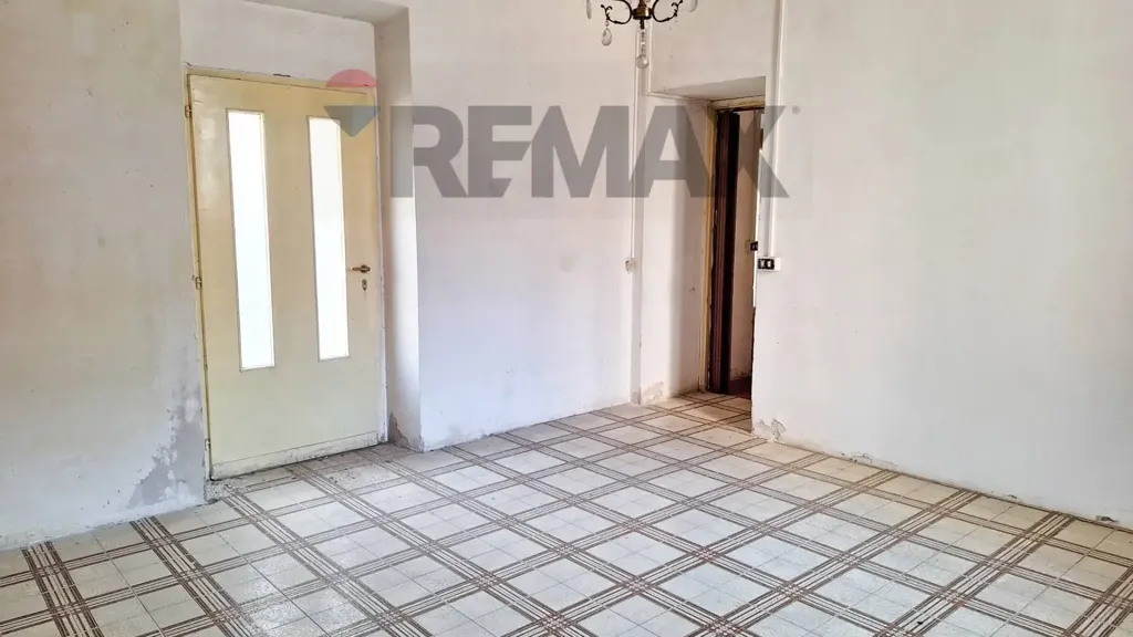 Rooms - Ground Floor Apartment to Renovate in Cairate