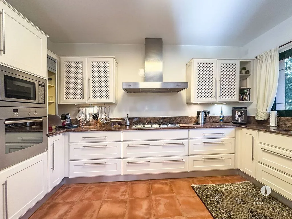 Cuisine - Luxury Villa with Golf Views in Navata