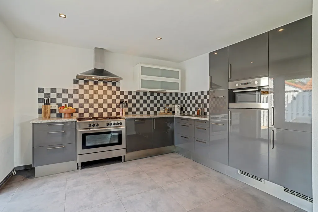 Cuisine - Modernised Two-Storey House with Garden in Reusel
