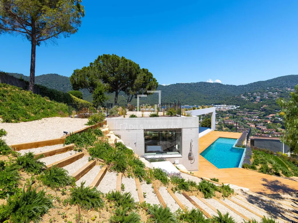 Bassein - New Build Villa with Sea View in Cabrils