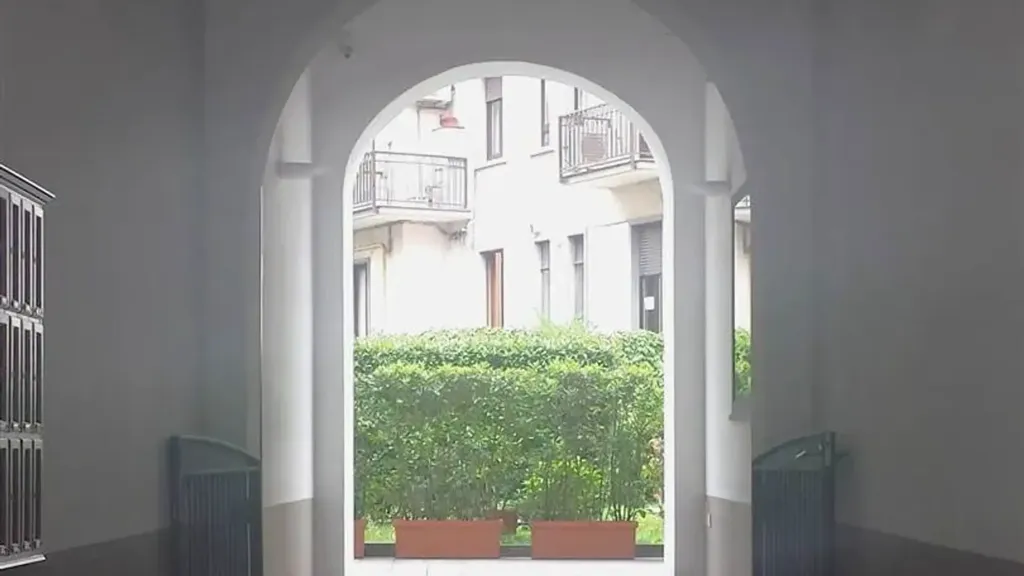 hallway_entrance