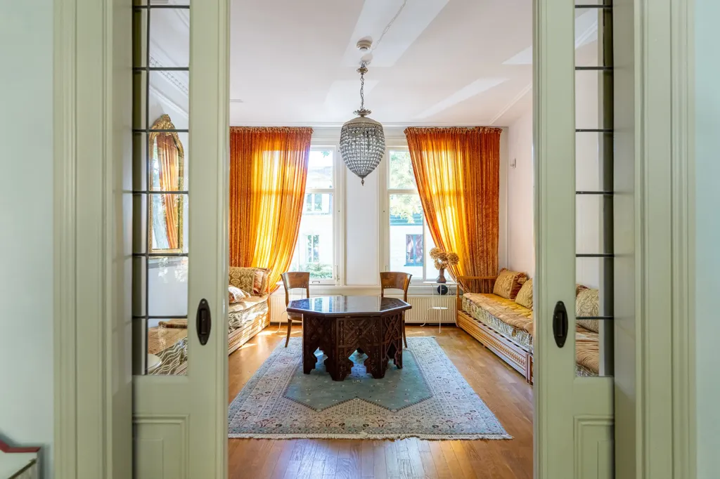 hallway_entrance