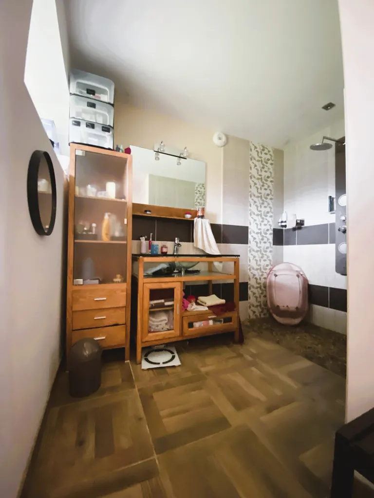 Vannitoad - Renovated Longère with Garden in Iffendic