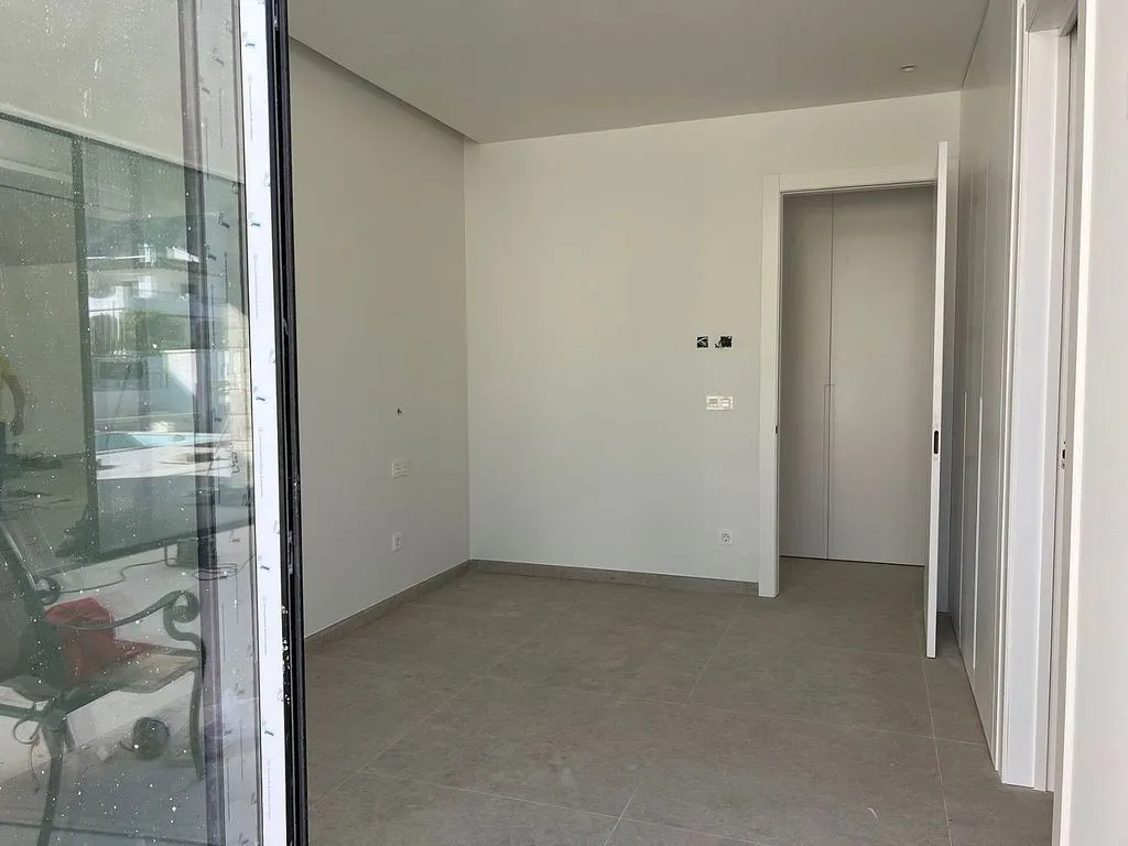 Esik - Contemporary Villa with Pool in Dénia