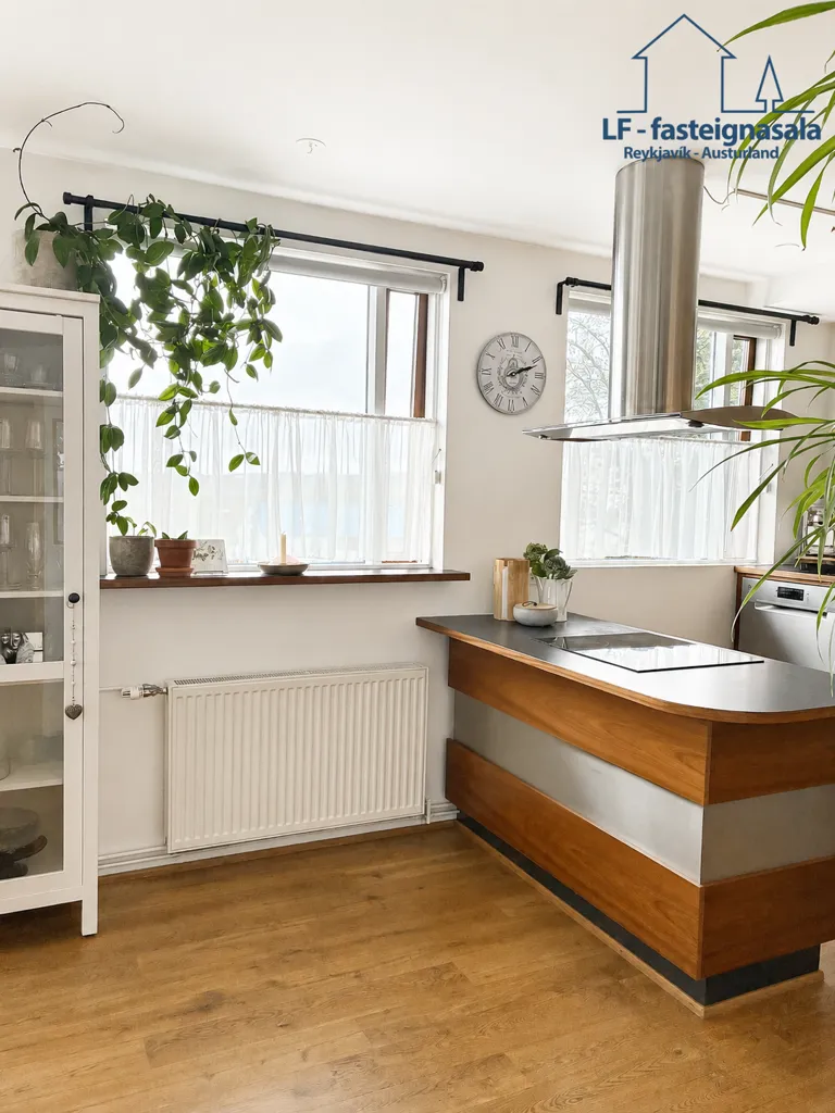 Cucina - Triplex with Spacious Balconies in Egilsstaðir