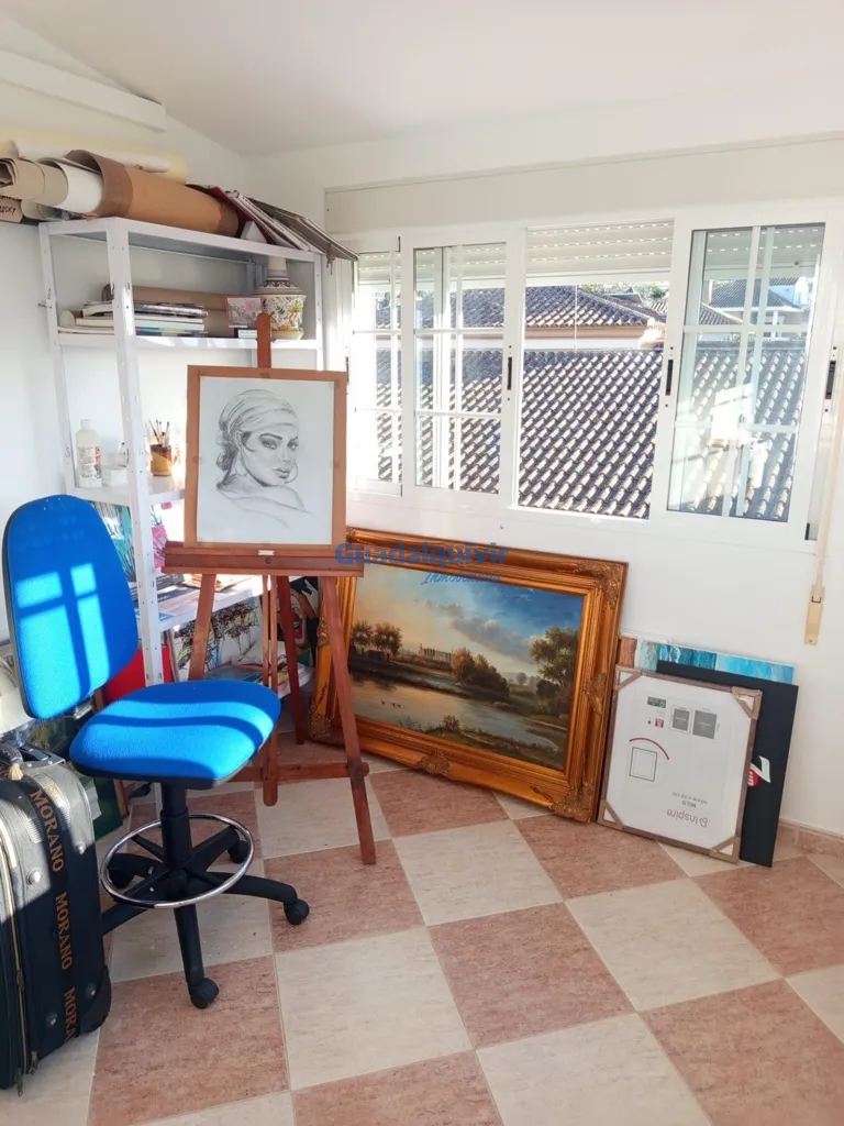 Office - Independent Chalet with Pool in Cerros de Montequinto