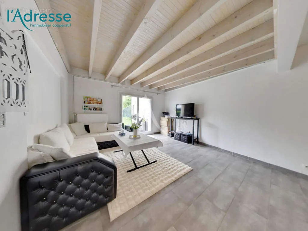 7-room house in Champs-Sur-Marne