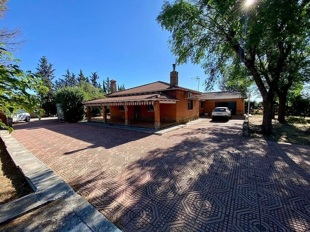 Välivaade - Chalet with Pool in Miguelturra