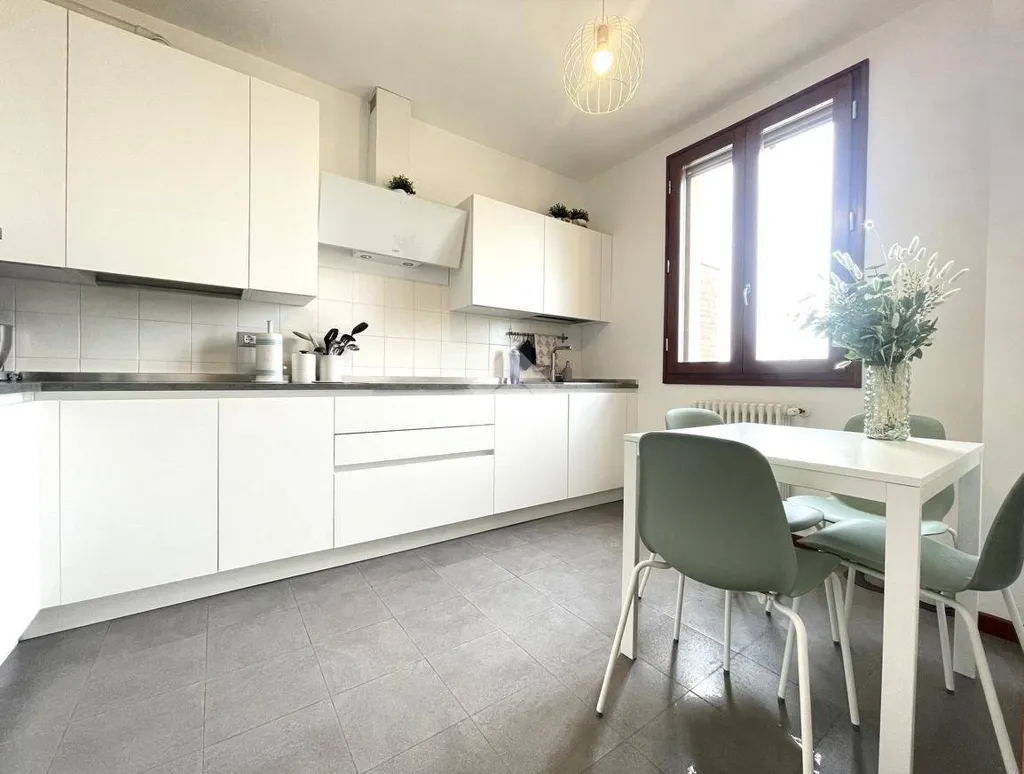 Köök - 3-Bedroom Apartment with Balcony in Cotignola