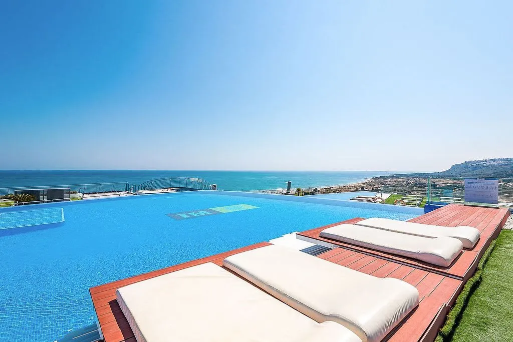 Pool - Apartment with Pool and Sea View in Infinity View