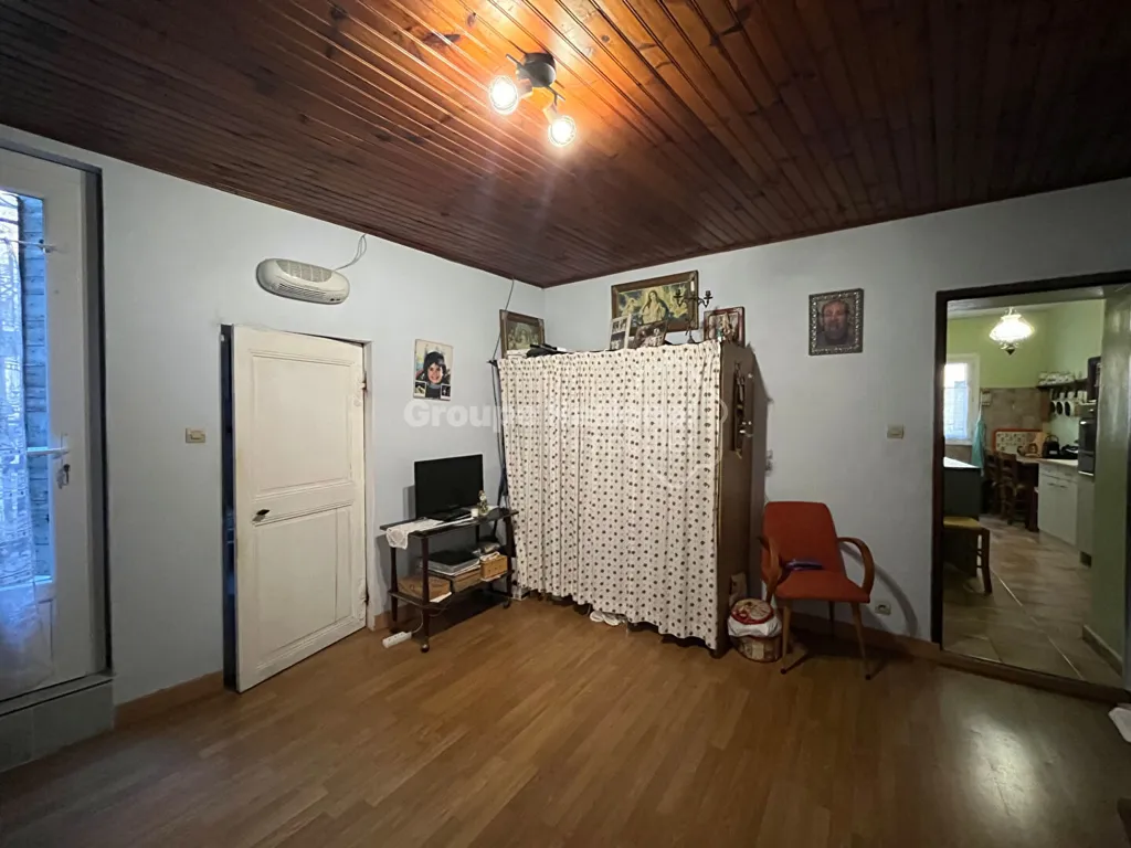 Elutuba - Two-Flat Ensemble with Balcony in Beaucaire