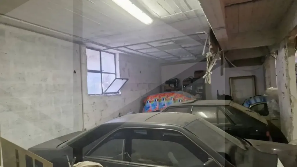 Garage - Garage with Ramp in Ciampino