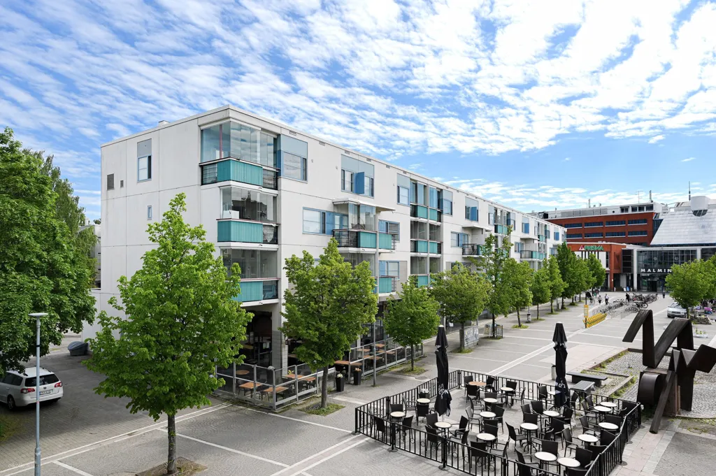 Aed - Modern Flat with Balcony in Malmi, Helsinki
