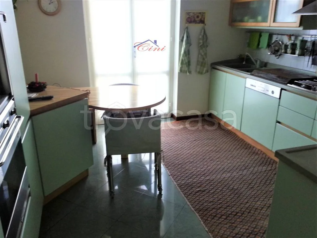 Cuisine - Penthouse with Lake View in Abbadia Lariana
