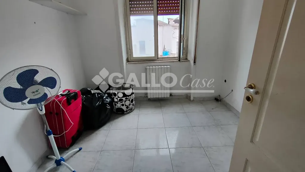 Toad - Three-Bedroom Apartment, Corner Location in Cosenza