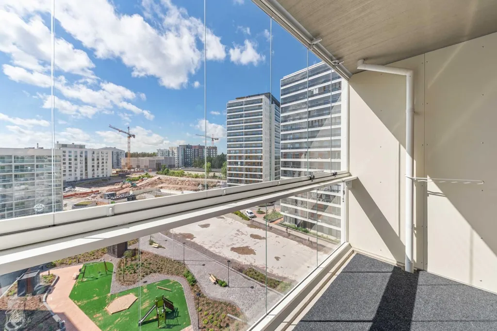 Balcon - Modern Apartment with Balcony in Helsinki