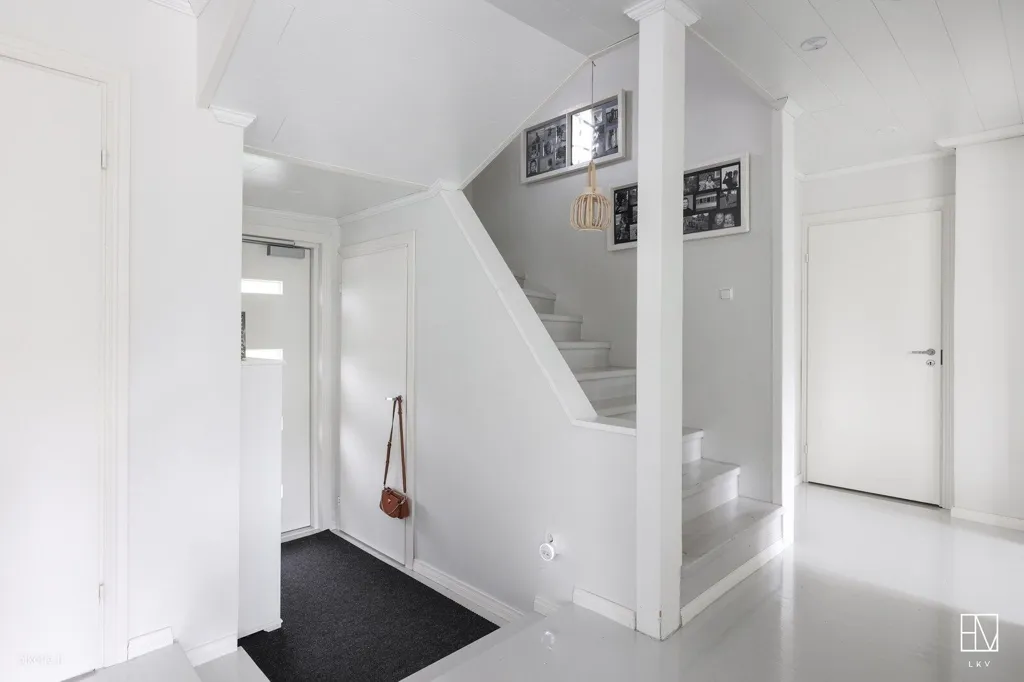 Entrée - Converted Loft with Sauna in Lempäälä