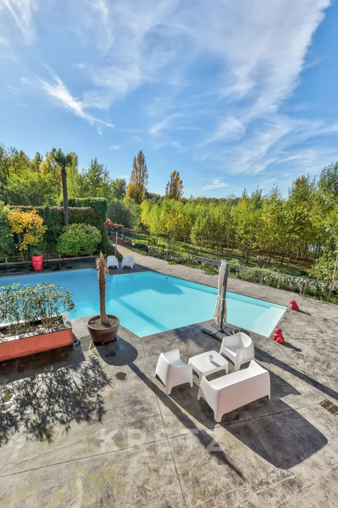 Piscine - Villa Contemporaine avec Piscine en Bord de Garonne